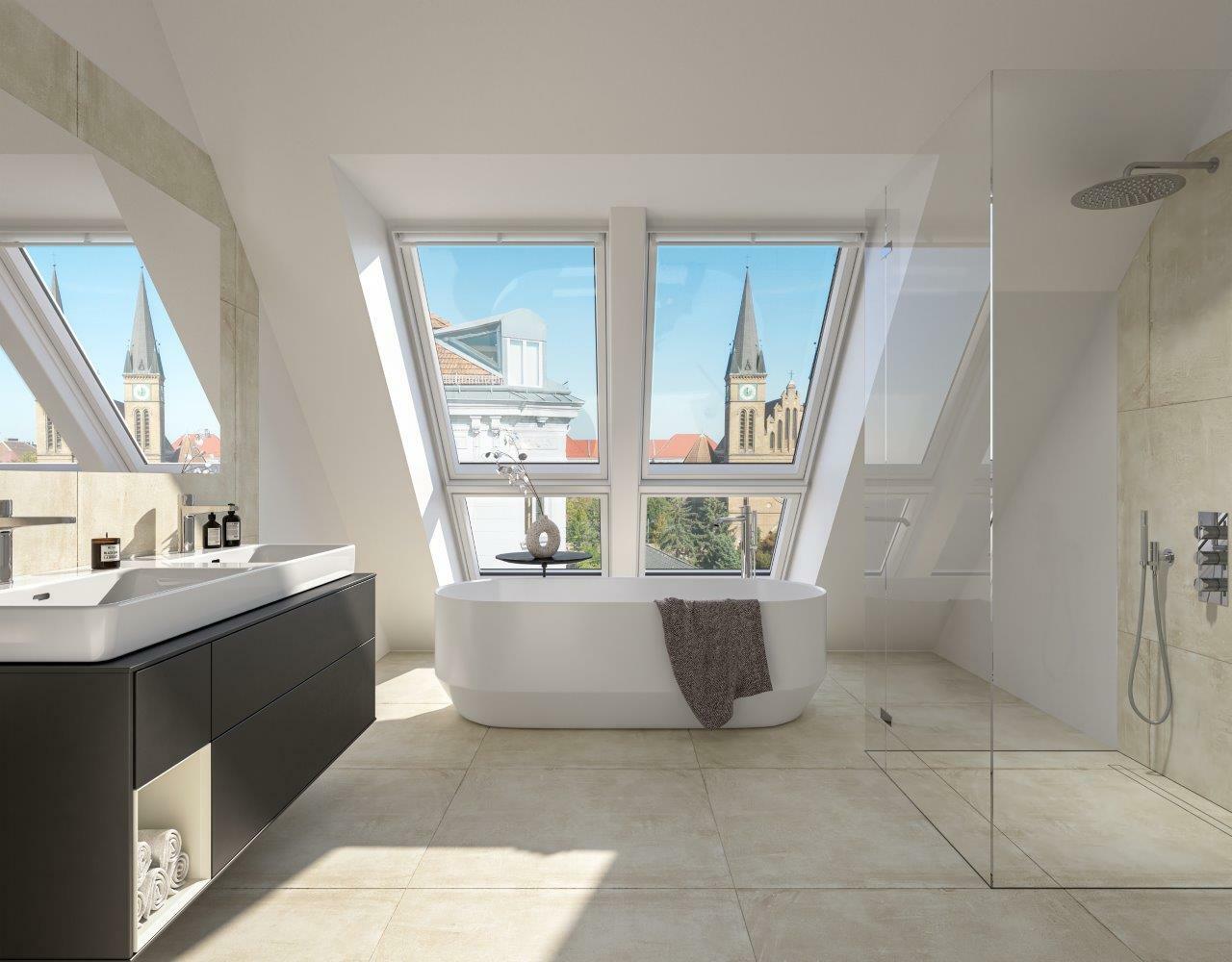 Modernes Bad mit freistehender Badewanne, offenem Duschbereich und Doppelwaschbecken vor großen Fenstern mit Stadtblick.